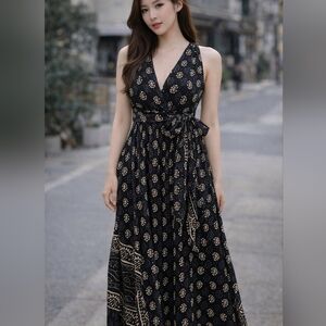 Ayoune Elegant Black and Flower Patterned Backless Dress